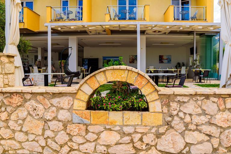 Hotel Orange Dhërmi Εξωτερικό φωτογραφία