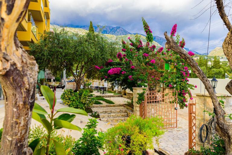 Hotel Orange Dhërmi Εξωτερικό φωτογραφία